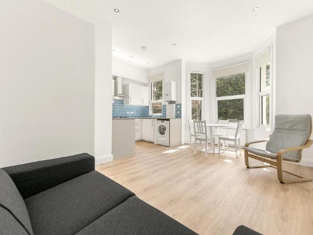 apartment for rent in Property, SE21 8JP