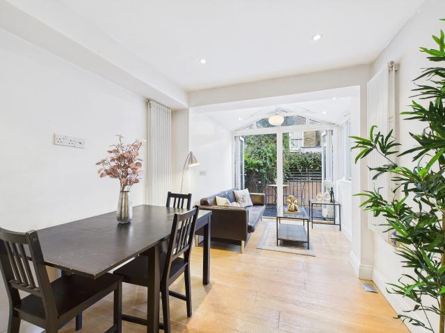 apartment for rent in Property, SW10 0LB