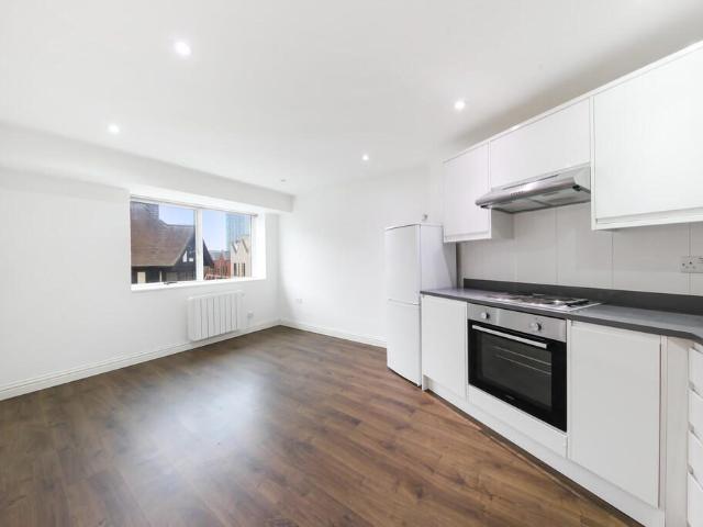 apartment for rent in Property, WD17 2BU