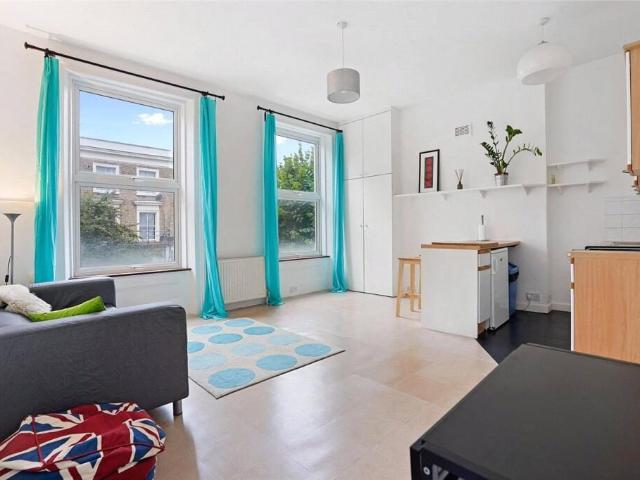 apartment for rent in Property, W12 7HE