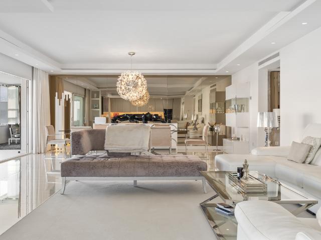 Apartment For Rent in Puerto Banús, Marbella
