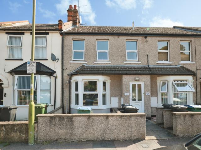 apartment for rent in Queens Avenue, Watford, Watford