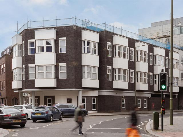 apartment for rent in Queensway House, 15 London Road, Redhill, RH1 1FL