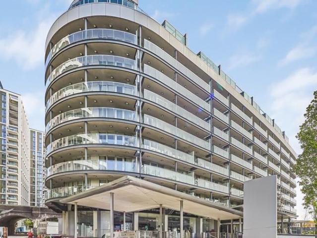 apartment for rent in Queenstown Road, SW8