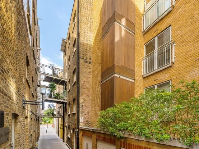 apartment for rent in Rotherhithe Street, London, SE16 4NG