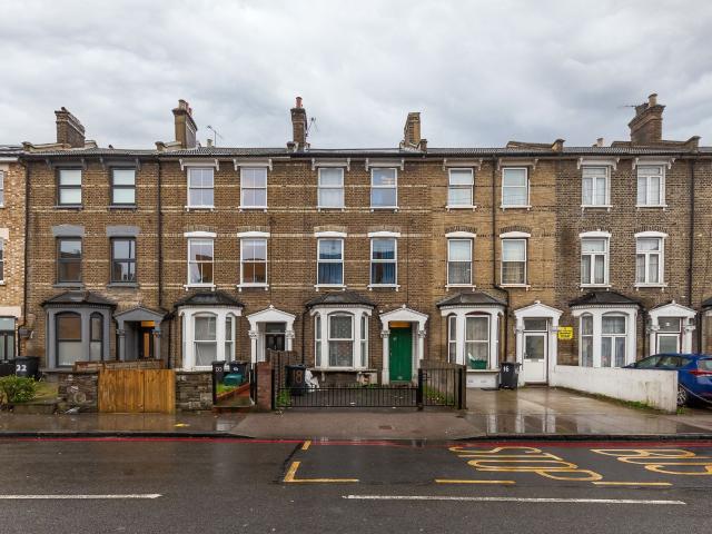 apartment for rent in Rock Street, London, N4