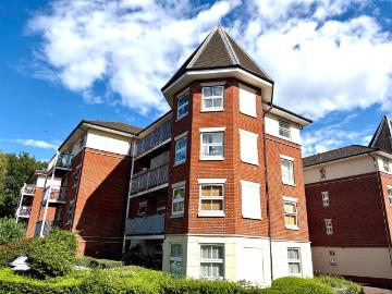 apartment for rent in rollesbrook gdns, so15
