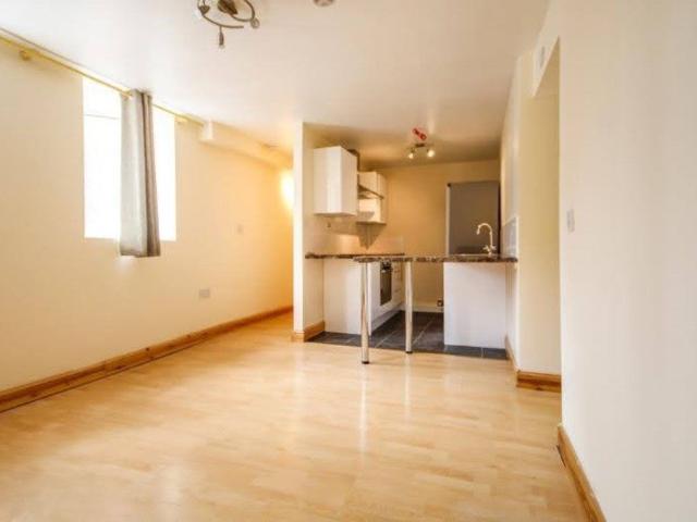 apartment for rent in Radcliffe Road, NG2 5FF