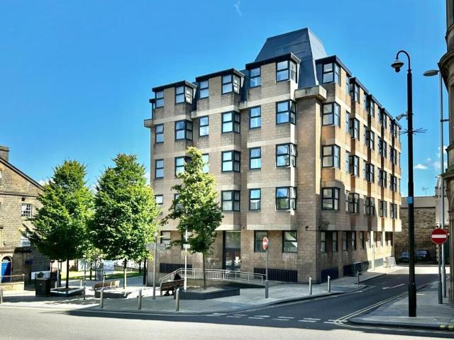 apartment for rent in Regent Street, S70 2AT