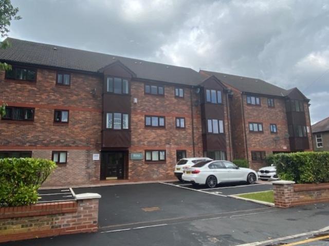 apartment for rent in Rena Court, Sparth Lane, Heaton Moor, Stockport, SK4 2PL, Greater Manchester, UK