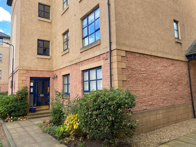 apartment for rent in Russell Gardens, Edinburgh, EH12 5PG