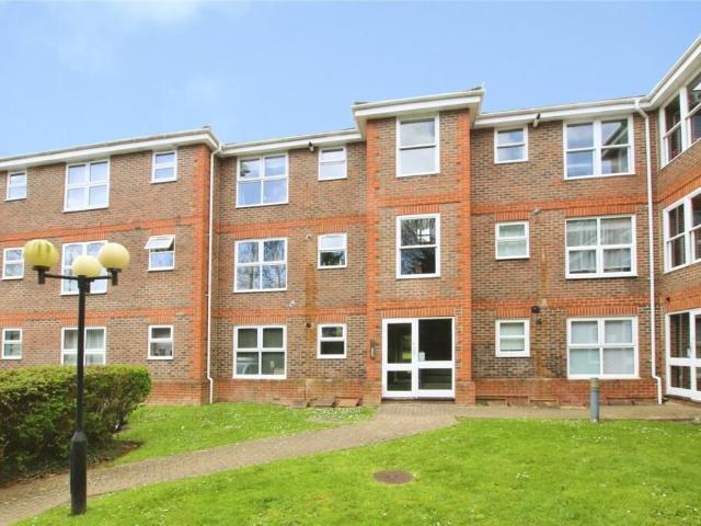 apartment for rent in Wokingham Road, RG42 1WD