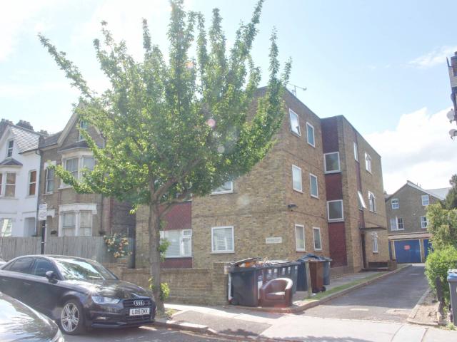 apartment for rent in Woodstock Road, Croydon, Surrey, United Kingdom