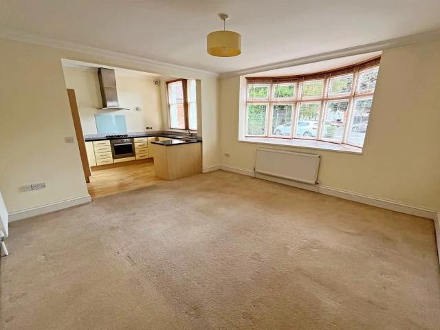 apartment for rent in Woodview Bournemouth BH2 6PD