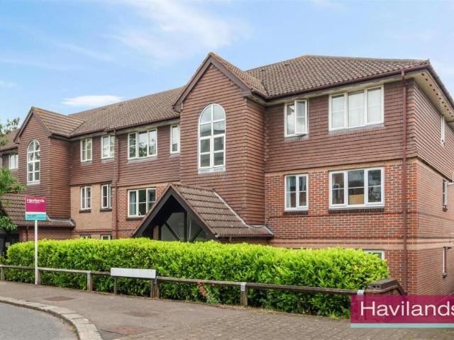 apartment for rent in Waverley Road, EN2 7AQ