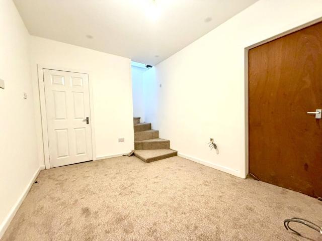 apartment for rent in Wakefield Road, Bradford, Bradford