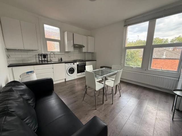 apartment for rent in Walm Lane, London, Greater London, NW2
