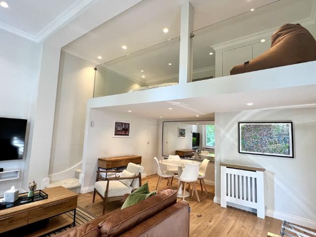 apartment for rent in Warwick Road, London, SW5