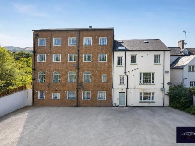apartment for rent in Well Street, CH8 7GB