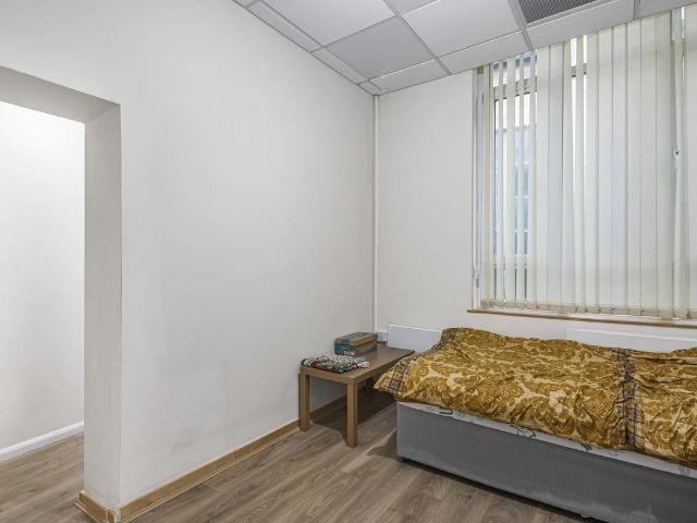 apartment for rent in Well Street, London, E9