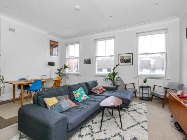 apartment for rent in West Dulwich, London, SE21 Park Hall Road