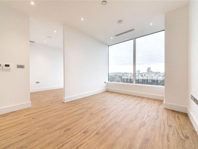 apartment for rent in West Gate, Ealing