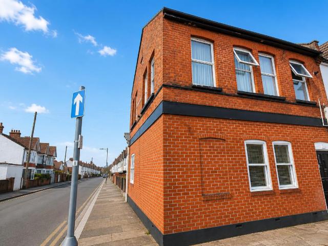 apartment for rent in Westborough Road, Westcliff On Sea