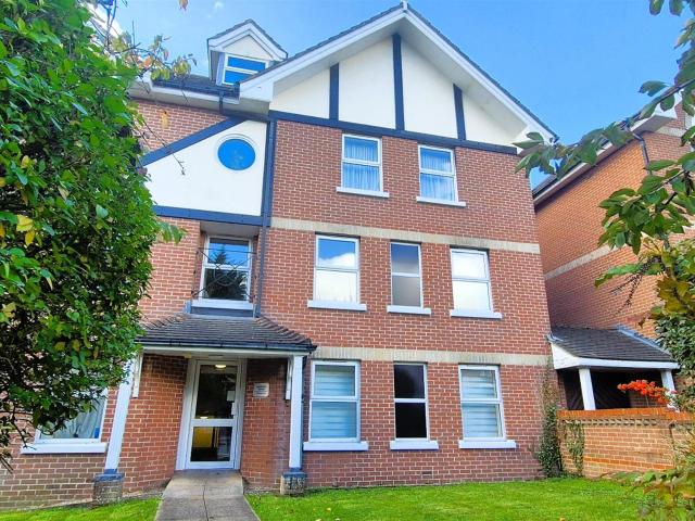 apartment for rent in westridge road, so17