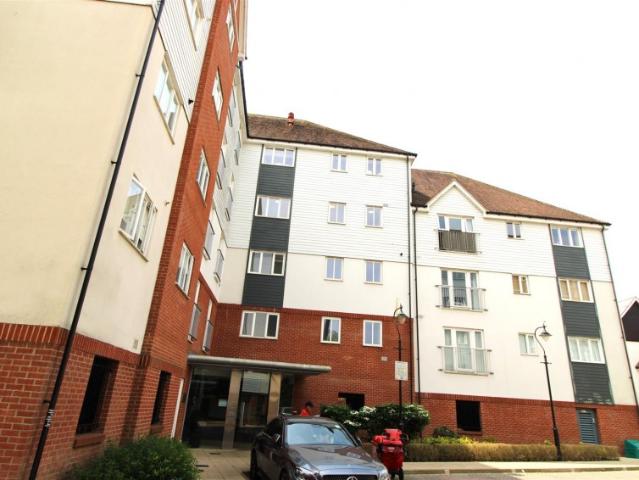apartment for rent in Westwood Drive, Canterbury