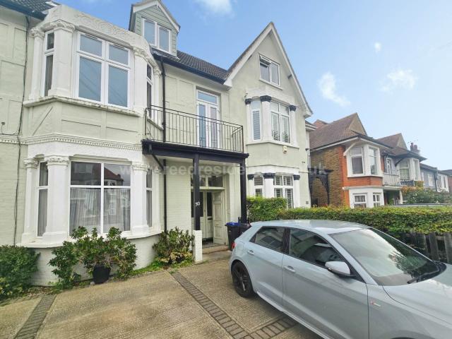 apartment for rent in Whitefriars Crescent, Westcliff On Sea
