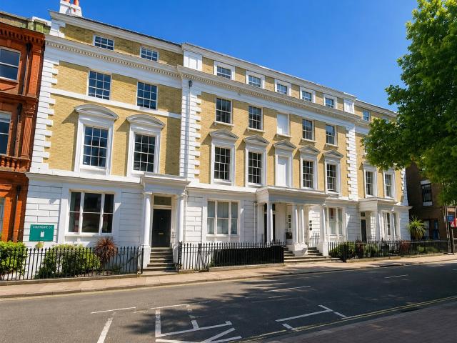 apartment for rent in top floor, southgate street, winchester