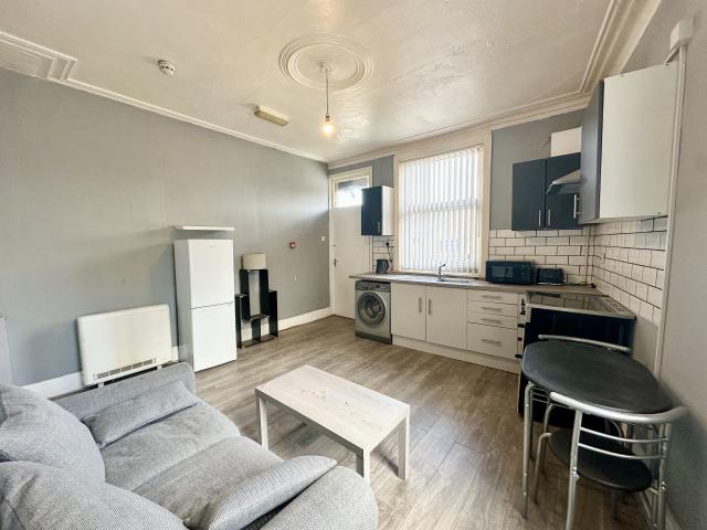 apartment for rent in Temple Crescent, Leeds, Leeds