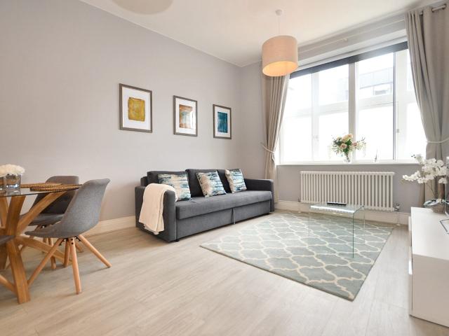 apartment for rent in Thames Street, Windsor, SL4