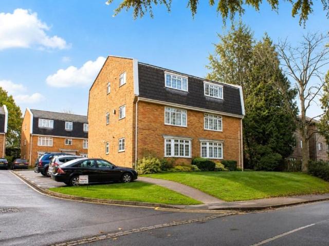 apartment for rent in The Birches, GU22 7ES