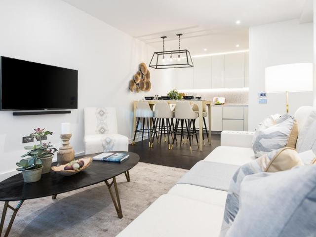 Apartment for rent in The Residence, 4 Charles Clowes Walk, Nine Elms, London, SW11