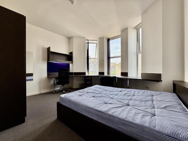 apartment for rent in The Square, Plymouth