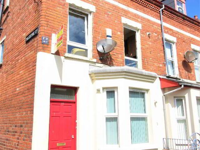 apartment for rent in Two Great Apartments, 73 Agincourt Avenue, Queens Quarter, Belfast, BT7 1QB