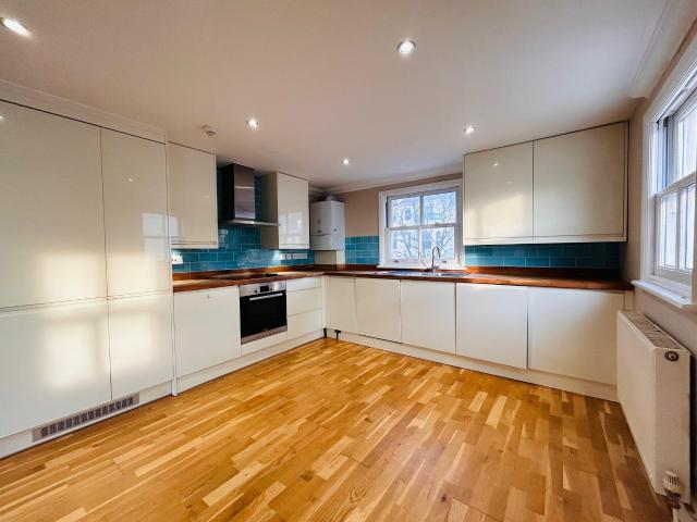 apartment for rent in Upper Rock Gardens, Brighton, Brighton