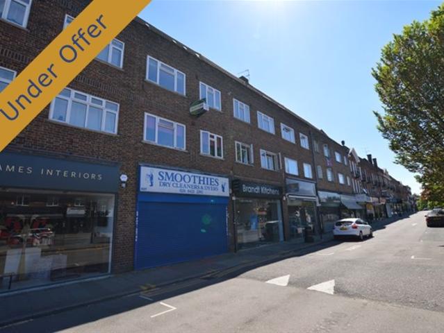 apartment for rent in Uxbridge Road, Hatch End