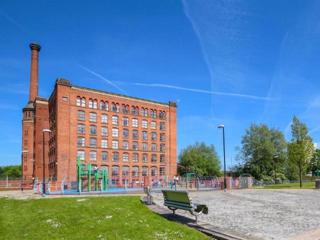 apartment for rent in Victoria Mill, M40