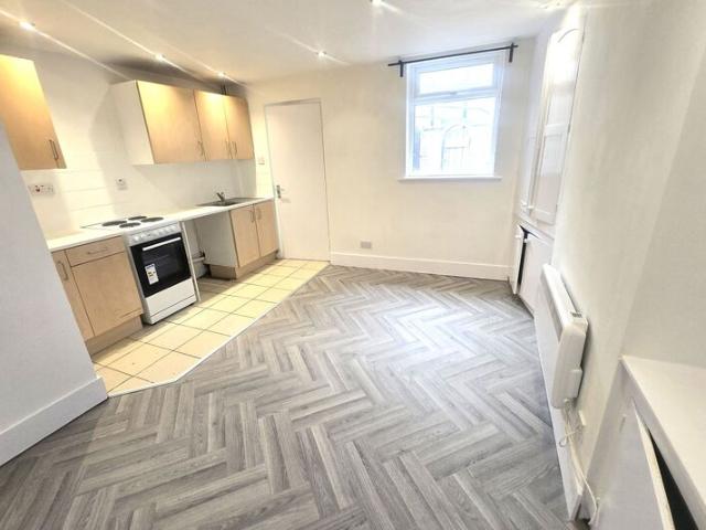 apartment for rent in Victoria Road, Netherfield, Nottingham