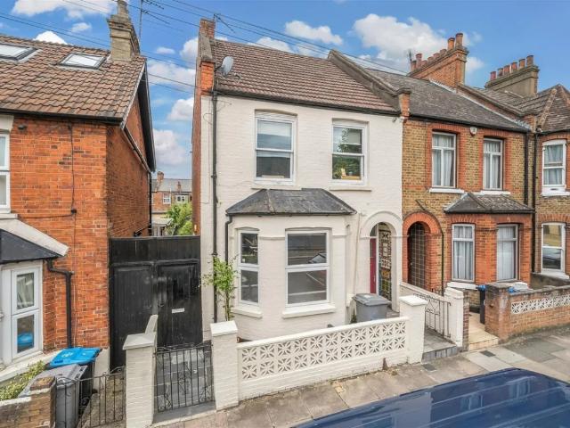 apartment for rent in Villiers Road, Willesden Green, London