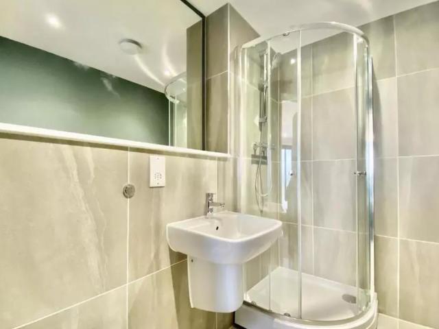 apartment for rent in Violet Road, London, London