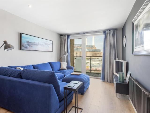 Apartment for rent in Viridian Apartments, 75 Battersea Park Road, Vauxhall, London, SW8