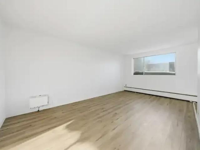 Apartment For Rent Regina SK 1025 ES105393840