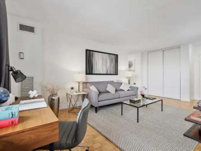 Apartment For Rent York ON 1680 ES105149377