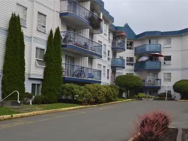 Apartment for sale in Courtenay, 301 200 Back Rd, 1036900