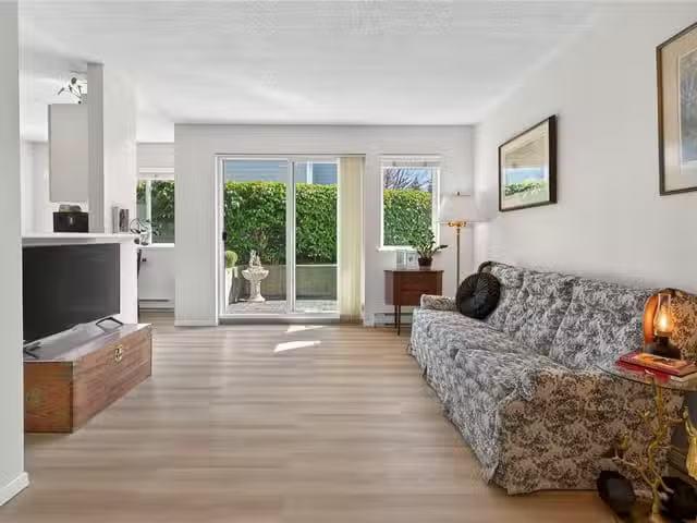 Apartment for sale in Comox, 102C 698 Aspen Rd, 1030547