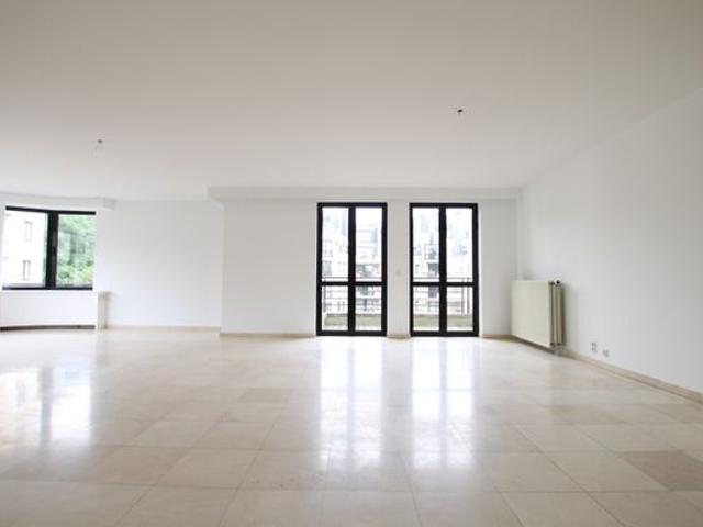 Apartment for € 2.000