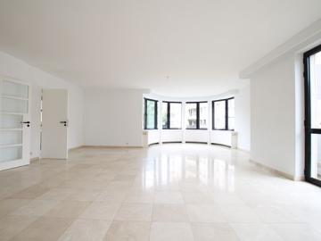 Apartment for € 2.200